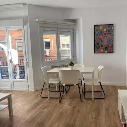 Image 7 - Calle Elvira, 2, 28028 Madrid, Spain - Apartment for rent