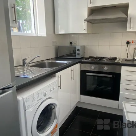 Image 4 - Damien Court, Damien Street, St. George in the East, London, E1 2HL, United Kingdom - Apartment for rent