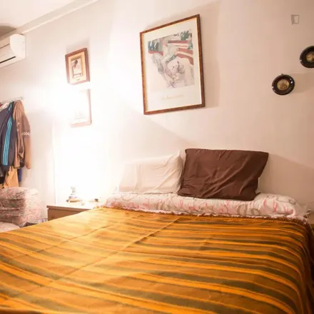 Rent this 4 bed room on Keisy in Carrer de Bailèn, 214