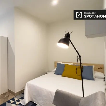 Rent this 4 bed room on Carrer de Pau Claris in 77, 08001 Barcelona