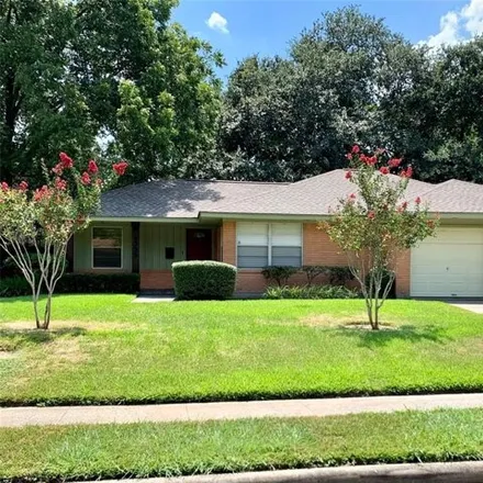 Rent this 3 bed house on 4381 Kinglet Street in Houston, TX 77035