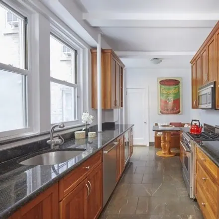 Image 5 - 122 East 82nd Street, New York, NY 10028, USA - Apartment for sale