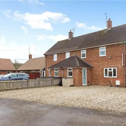 Buy this 3 bed townhouse on 13 Farm Lane in Marlborough, SN8 2DS