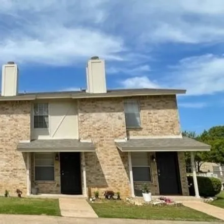 Rent this 2 bed house on 134 West Hall Street in Grapevine, TX 76051