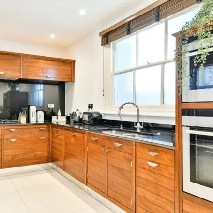 Image 7 - 28 Clabon Mews, London, SW1X 0EE, United Kingdom - Townhouse for sale