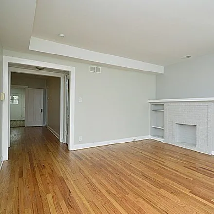 Image 2 - 5904 North Fairfield Avenue, Chicago, IL 60645, USA - Apartment for rent