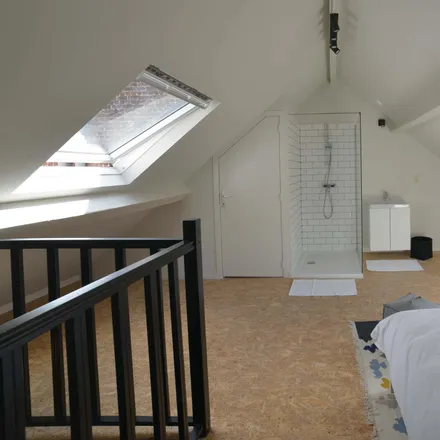 Rent this 7 bed room on Rue des Atrébates - Atrebatenstraat 59 in 1040 Etterbeek, Belgium