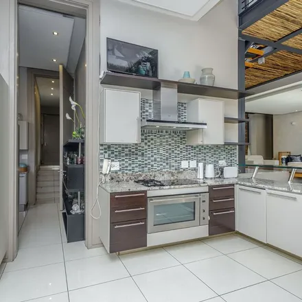 Rent this 5 bed apartment on Glamorgan Road in Parkwood, Rosebank