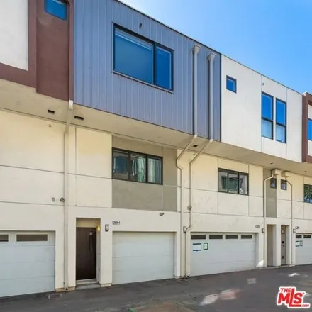 Rent this 2 bed townhouse on 2926 Rowena Avenue in Los Angeles, CA 90039