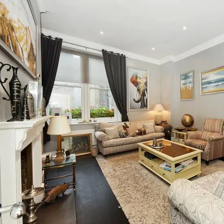 Rent this 2 bed apartment on The Porterhouse in 21-22 Maiden Lane, London