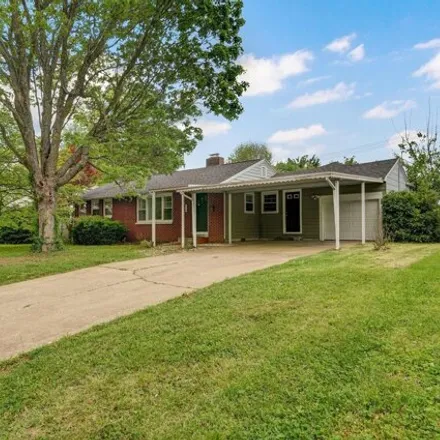 Buy this 3 bed house on 626 West University Street in Springfield, MO 65807