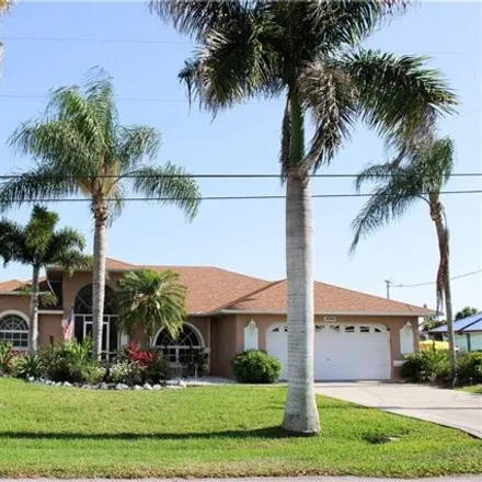 Image 2 - 230 Kamal Pkwy, Cape Coral, Florida, 33904 - House for sale