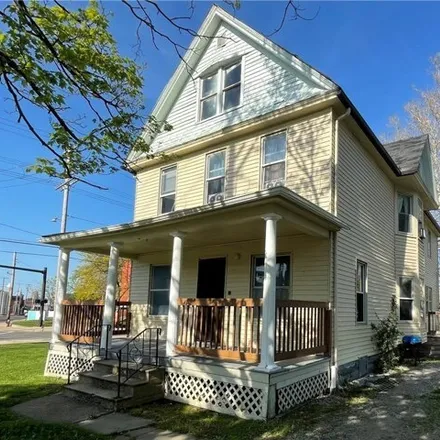 Rent this 2 bed house on The Family Ministry Center in Trowbridge Avenue, Cleveland