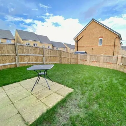 Image 4 - Lapwing Close, Milnsbridge, HD4 5FF, United Kingdom - House for sale