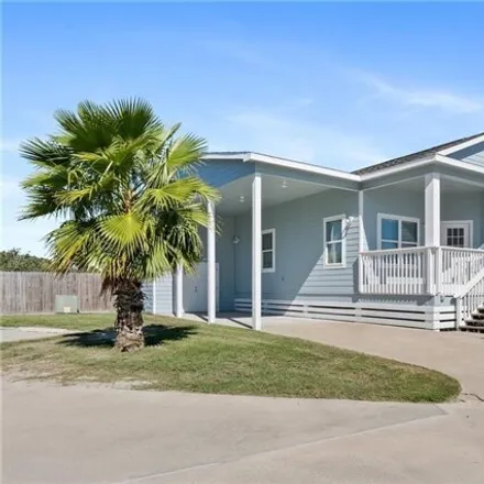 Image 3 - 141 State Highway 35 South, Rockport, TX 78382, USA - House for sale