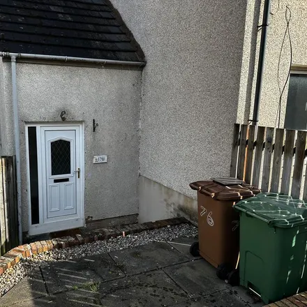 Rent this 3 bed townhouse on 76 Falconer Rise in Livingston, EH54 6JE