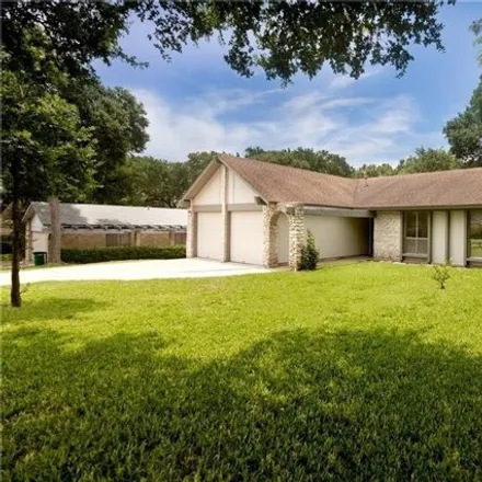 Rent this 3 bed house on 925 Echo Lane in Austin, TX 78745