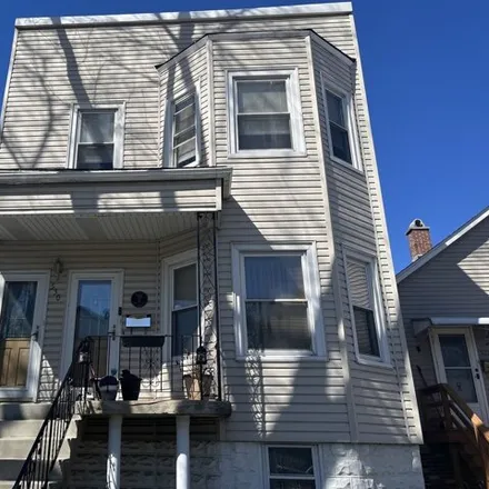Rent this 3 bed house on 530 West 46th Street in Chicago, IL 60609