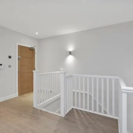 Image 3 - Heathway Court, Finchley Road, Childs Hill, London, NW11 8DG, United Kingdom - Apartment for rent