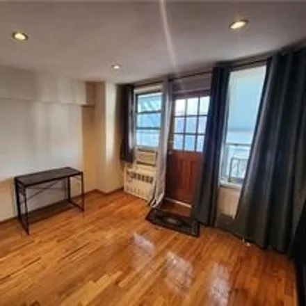 Image 6 - 1958 East 8th Street, New York, NY 11223, USA - Apartment for sale