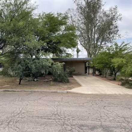 Buy this 3 bed house on 2750 E Croyden St in Tucson, Arizona