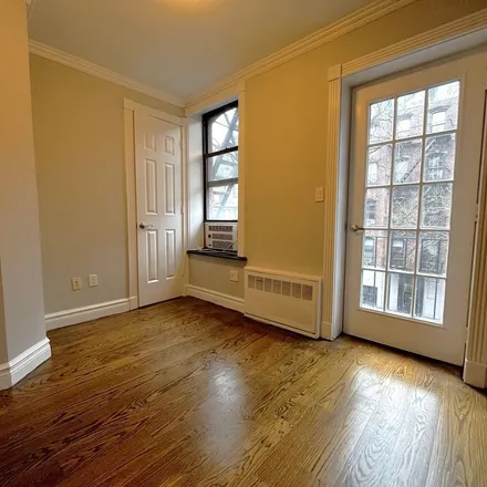 Image 5 - 537 East 6th Street, New York, NY 10009, USA - Apartment for rent