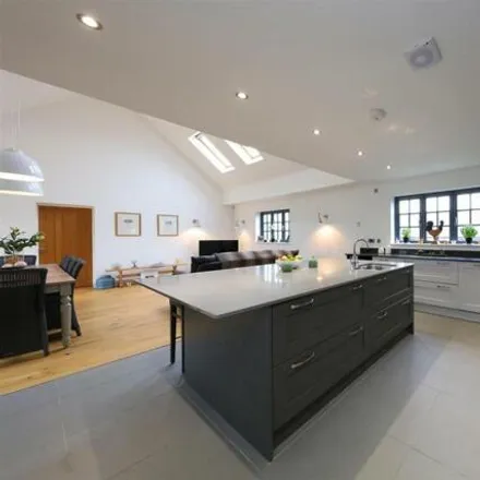 Image 2 - The Barns, St Brides Major, CF32 0SP, United Kingdom - House for rent