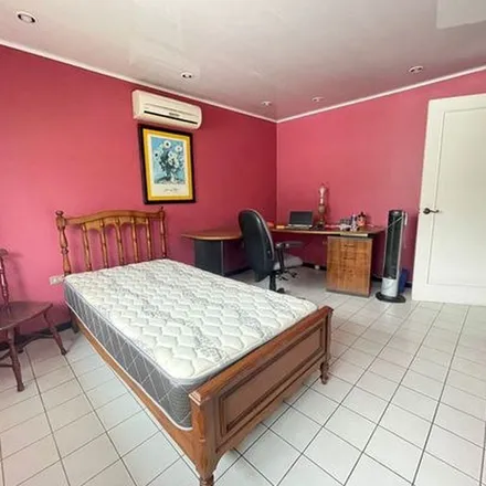 Rent this 3 bed apartment on Sin Domicilio Fijo Arte in Avenida 32, San Jose Province