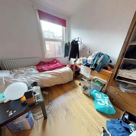 Rent this 6 bed apartment on Newport Gardens in Leeds, LS6 3DA