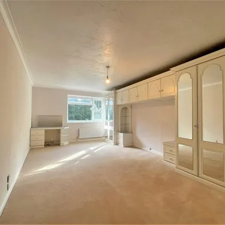 Image 6 - Warren Rise, Camberley, GU16 8SH, United Kingdom - House for rent