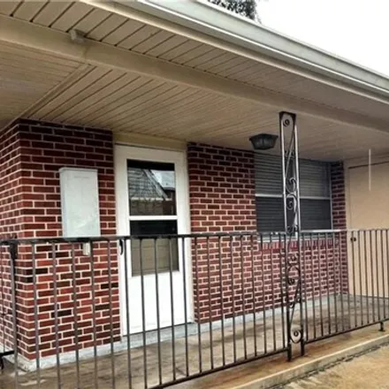 Image 2 - 4028 Sanford Street, Metairie, LA 70002, USA - Townhouse for sale