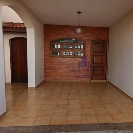 Rent this 3 bed house on Rua Quinze de Novembro in Centro, Taubaté - SP