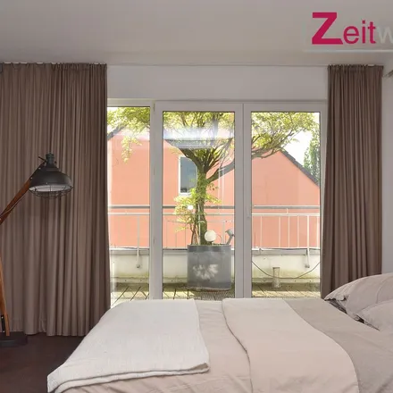 Rent this 3 bed apartment on Krefelder Straße 12 in 50670 Cologne, Germany