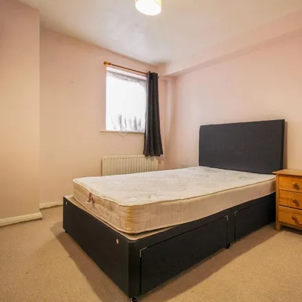 Image 7 - Albatross Close, London, E6 5NX, United Kingdom - Apartment for rent