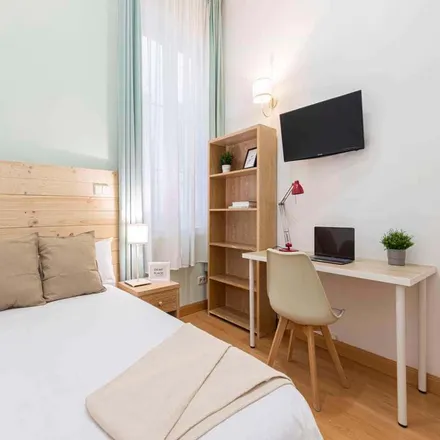 Rent this 41 bed room on Madrid in Travesía de San Mateo, 6