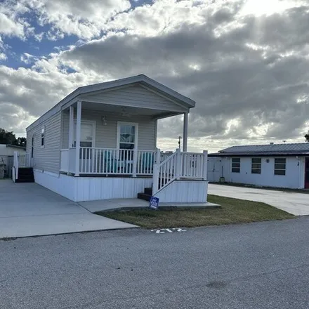 Buy this studio apartment on unnamed road in Haines City, FL 33844