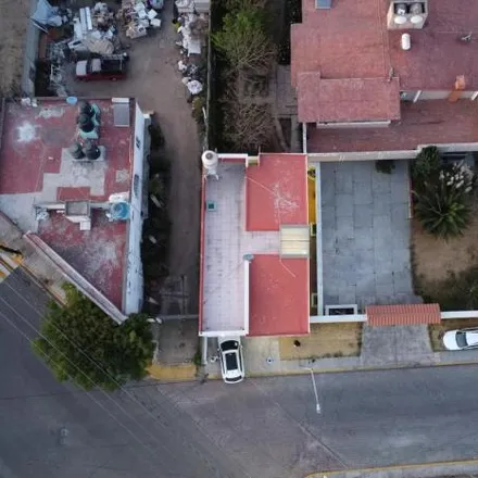 Rent this 3 bed house on Avenida Benito Juárez 313 in 52140 Metepec, MEX