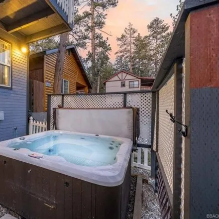 Image 5 - 501 Douglas Street, Big Bear Lake, CA 92315, USA - House for sale