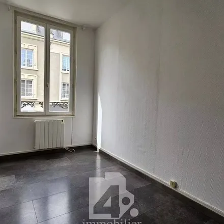 Image 8 - 12 Rue Saint-Jacques, 41100 Vendôme, France - Apartment for rent