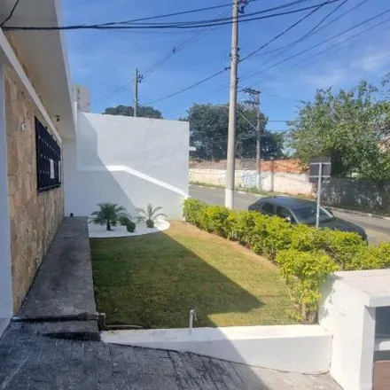 Rent this 2 bed house on Rua Vitório D'Amico in Jardim Monte Alegre, Taboão da Serra - SP