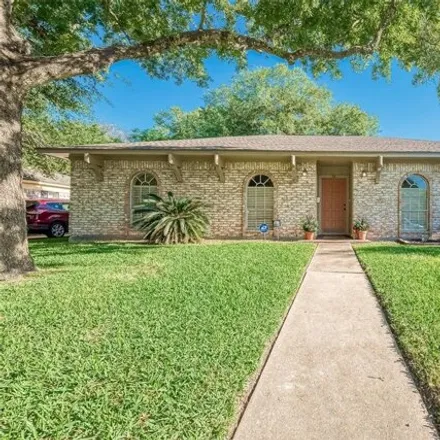 Rent this 4 bed house on 1126 Laurel Valley Drive in Houston, TX 77062