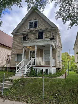 Buy this 4 bed duplex on 2630 North 18th Street in Milwaukee, WI 53206