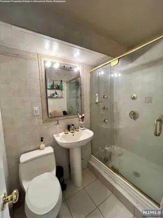 Image 7 - YURTSEVER MALIKHANESI, 15 65th Street, West New York, NJ 07093, USA - Condo for rent