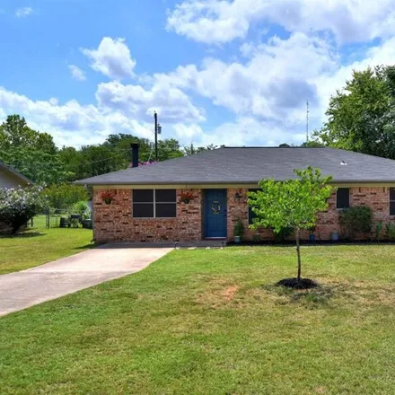 Rent this 3 bed house on 1347 Post Oak Circle in Marble Falls, TX 78654