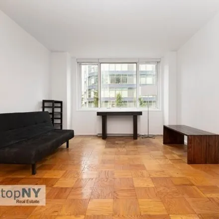 Image 2 - The Brevard, 245 East 54th Street, New York, NY 10022, USA - Apartment for rent