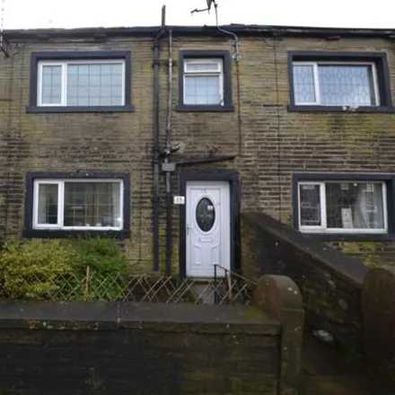 Buy this 3 bed townhouse on Small Page Fold in Queensbury, BD13 1PR