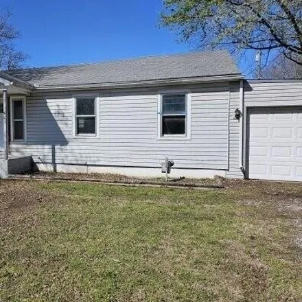 Buy this 3 bed house on 468 South Maple Street in Carterville, Jasper County