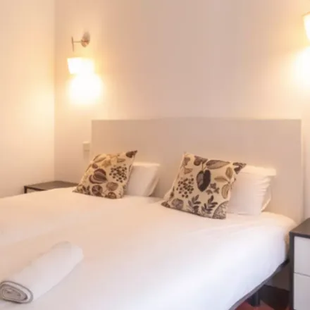 Rent this 2 bed apartment on Bodega de los Reyes in Calle de los Reyes, 6