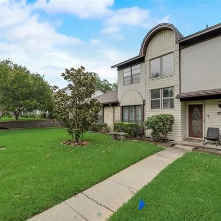 Buy this 3 bed house on 4912 Rollingwood Ct in Garland, Texas