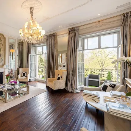 Rent this 7 bed townhouse on 12 Hanover Terrace in London, NW1 4RJ
